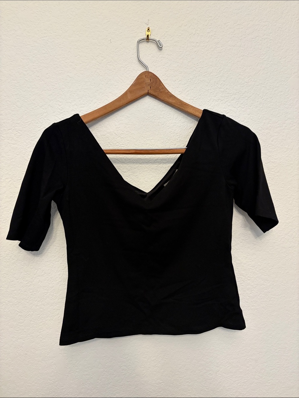H&M Black V-Neck Stretchy Ballerina Style Short Sleeve Tee